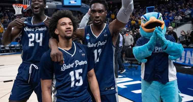 betting on Sweet 16 game lines in 2022 odds for St. Peter's Peacocks to win